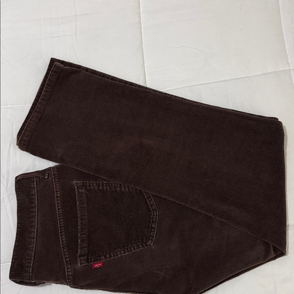 Women’s EUC Levi’s brown corduroy straight leg jeans. Size 10M - Picture 3 of 5